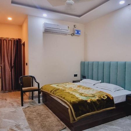 Surya Palace Ayodhya Extérieur photo